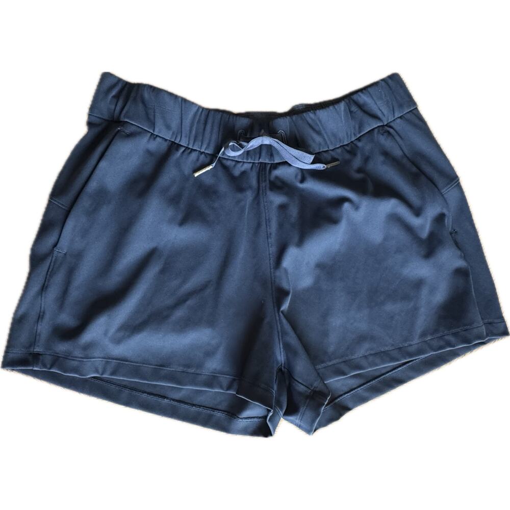 Lululemon On the Fly casual shorts - navy Size 10 EUC